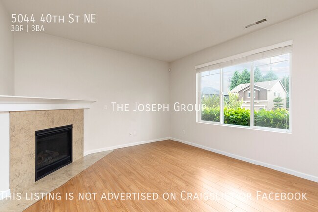 Foto del edificio - Beautiful 3 bed/2.5 bath w/bonus room in N...