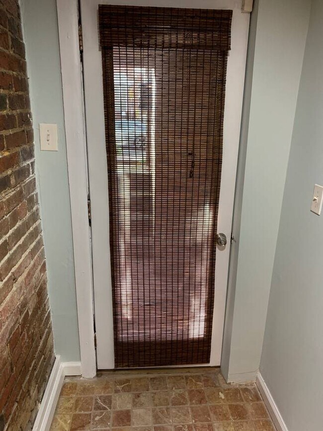 Foto del edificio - 75 Seaton Pl NW