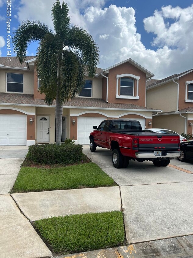 Primary Photo - 1040 Venetian Dr