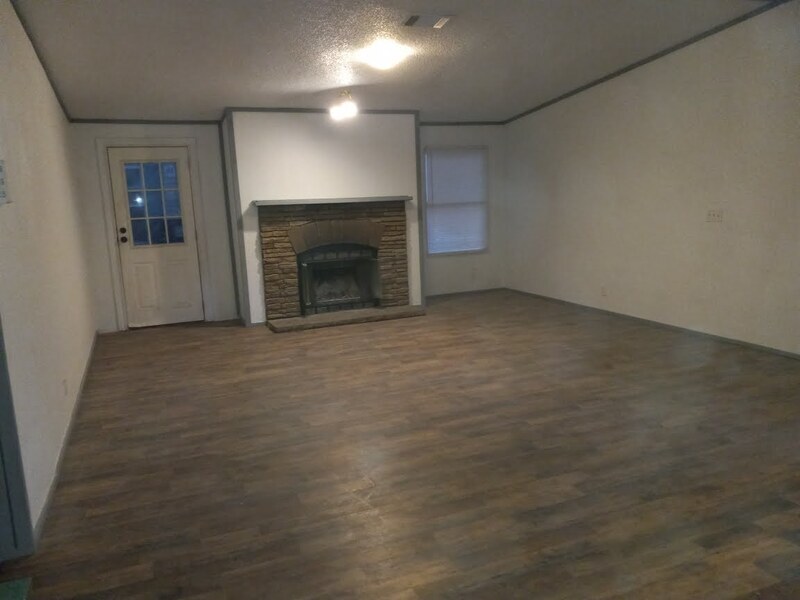 Foto principal - 209 S Ave B