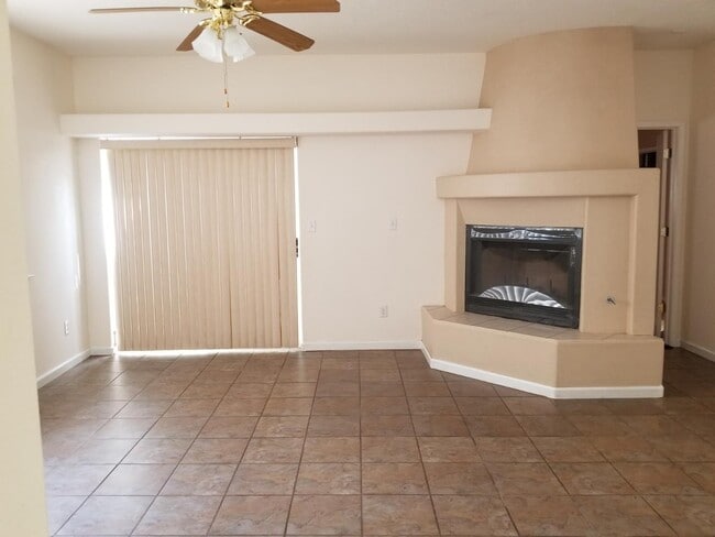 Foto del edificio - 469 Garden Ave SW