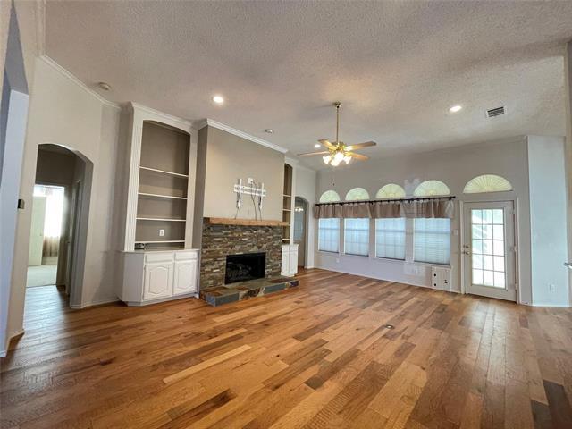 Building Photo - 730 Cottonwood Bend Dr