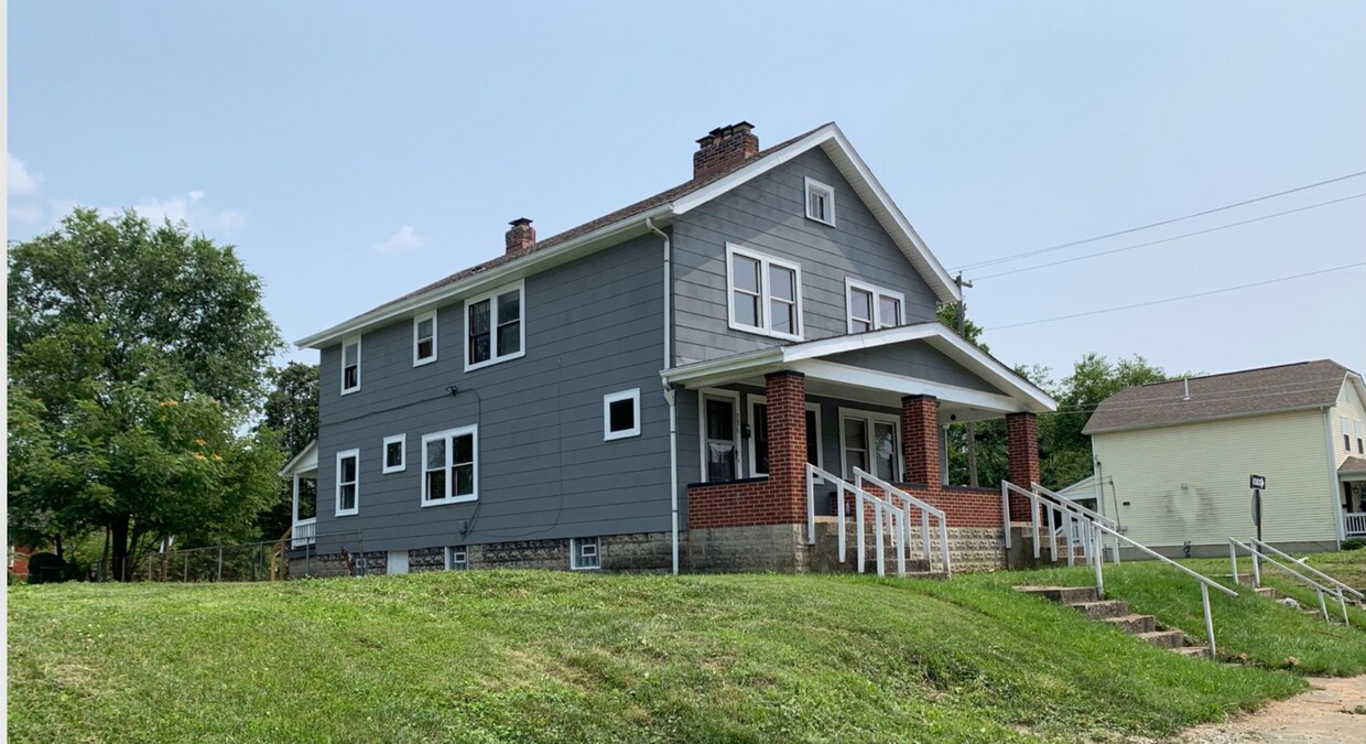 Primary Photo - 736 Seymour Ave