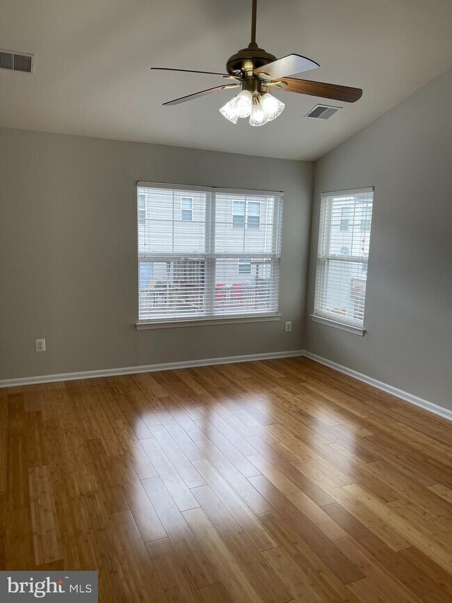 Building Photo - 43632 Obrien Square