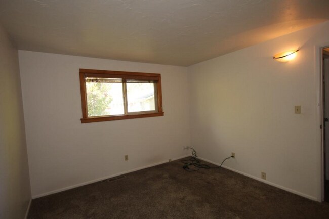 Foto del edificio - 512 Skyles Pl