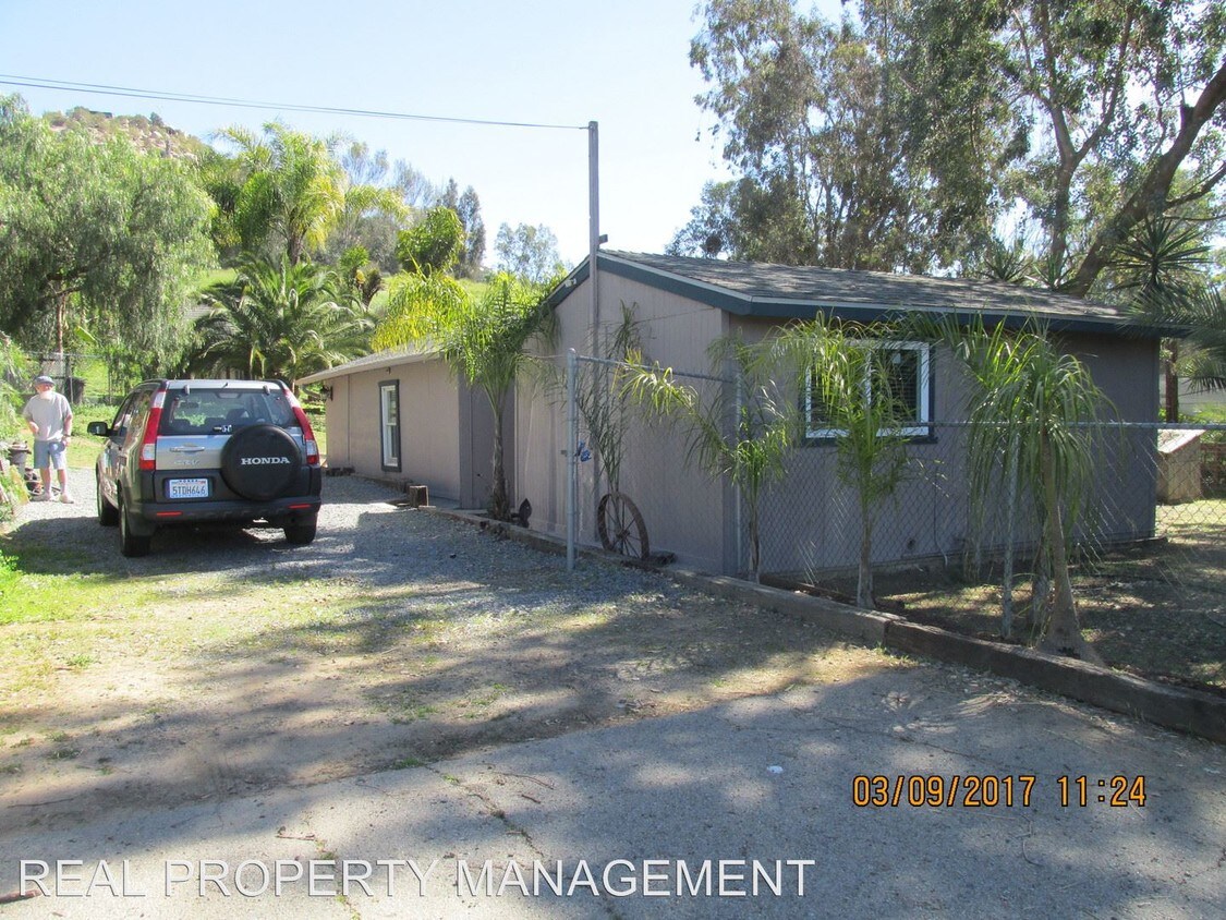 Foto principal - 3537 N Twin Oaks Valley Rd