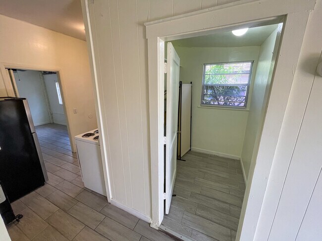 Building Photo - 345 Staunton St