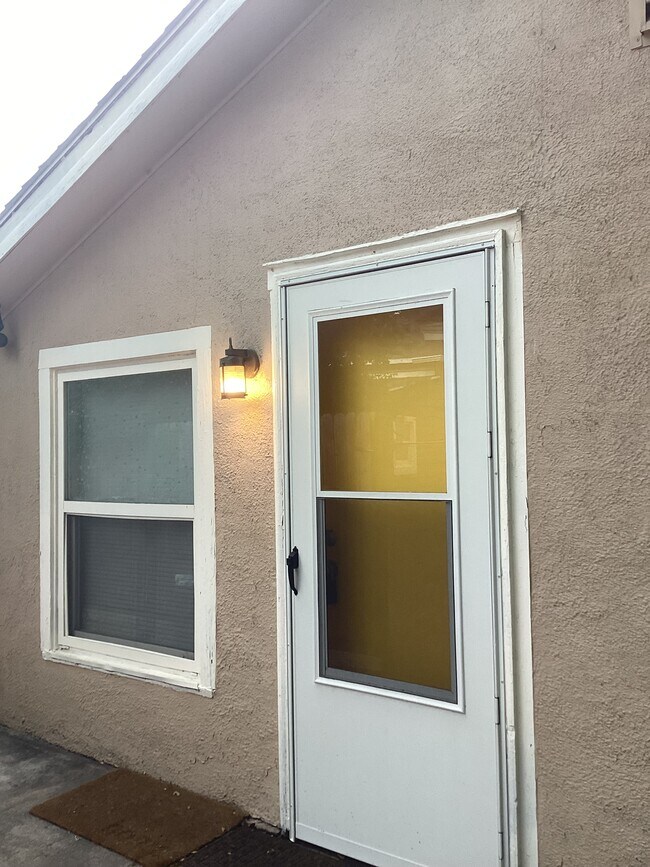 Foto del edificio - 2-1512 E Routt Ave