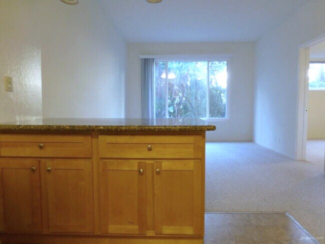 Building Photo - 814 14th St