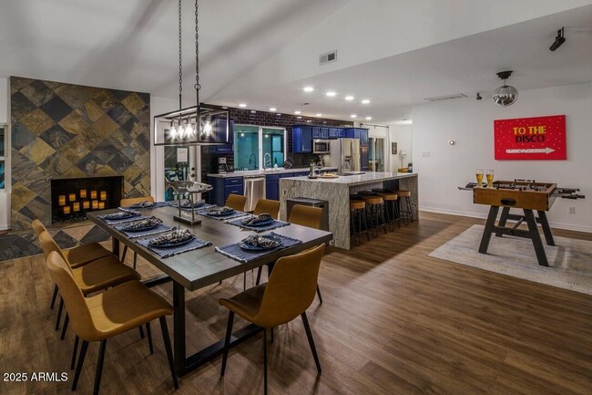 Foto del edificio - 4526 E Paradise Ln