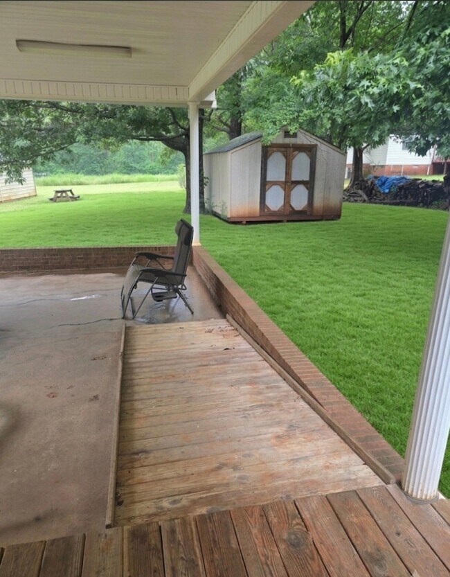 Foto del edificio - 4641 Hickory Grove Rd