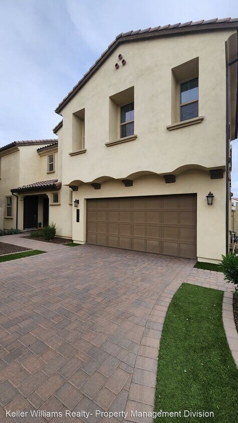 Foto principal - 3 br, 2.5 bath House - 3924 E Dublin ST