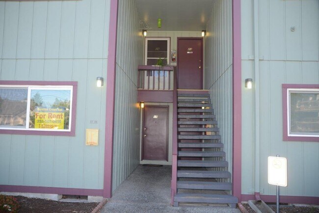 entrance - 7811 Grange St W