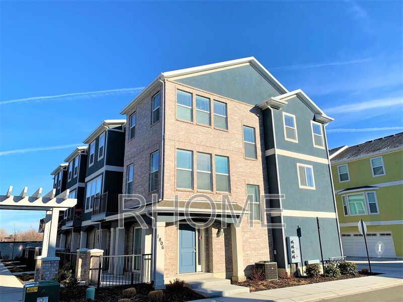 Photo - 1824 W. Torlundy Drive
