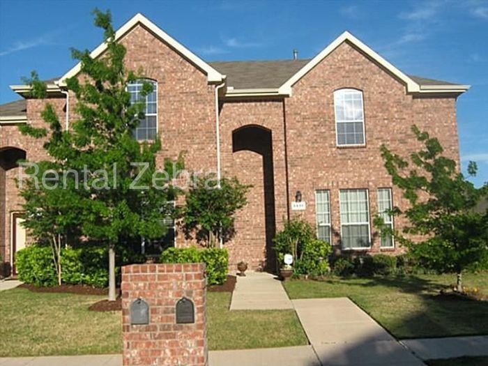 Foto principal - Grand Prairie: Gorgeous two story townhome.