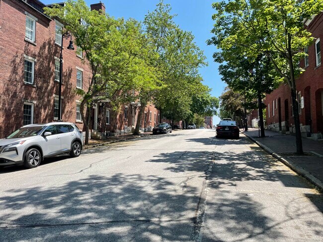 Building Photo - 119 W Merrimack St