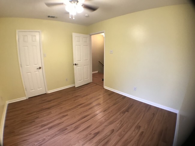 Foto del edificio - 3505 Maplewood Dr