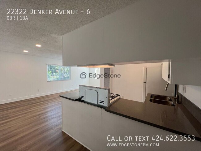 Foto del edificio - 22322 Denker Ave