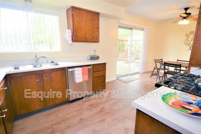 Foto del edificio - 609 Marsh Rondo