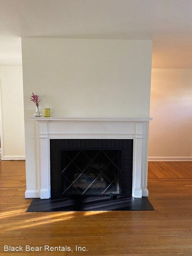 Building Photo - 3 br, 2.5 bath House - 9 Valle Vista Dr.