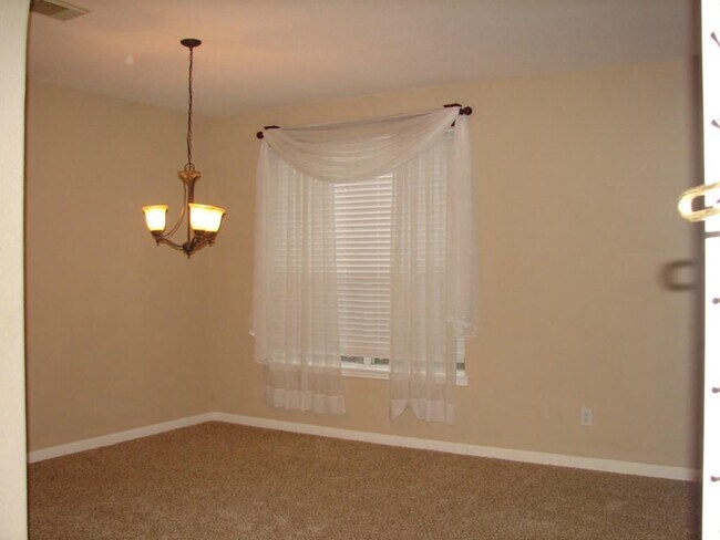 Foto del edificio - 1720 Lynnville Trail