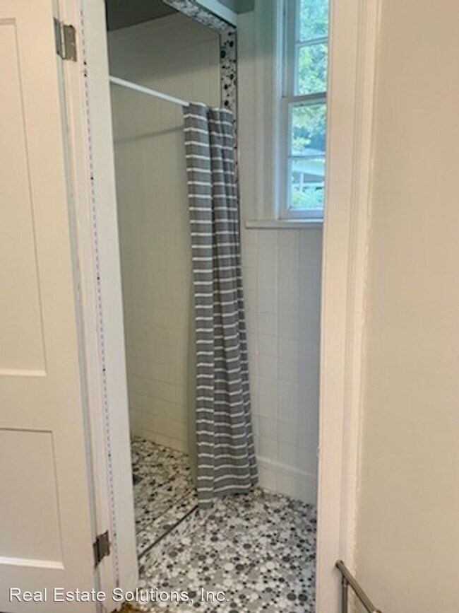 Foto del edificio - 3 br, 2 bath House - 3045 Oxford Ave