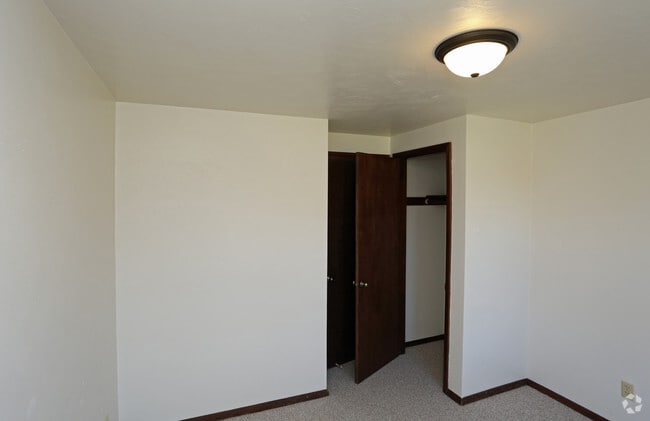Second bedroom - Norwood Manor