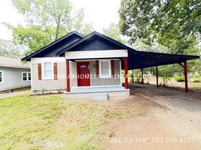 Building Photo - 3120 Elam St