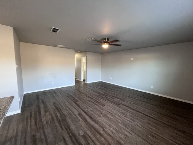 Foto del edificio - 3430 Itasca St