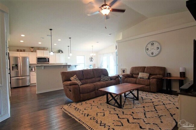 Foto del edificio - Popular Floor Plan, Almost New Home in Woo...