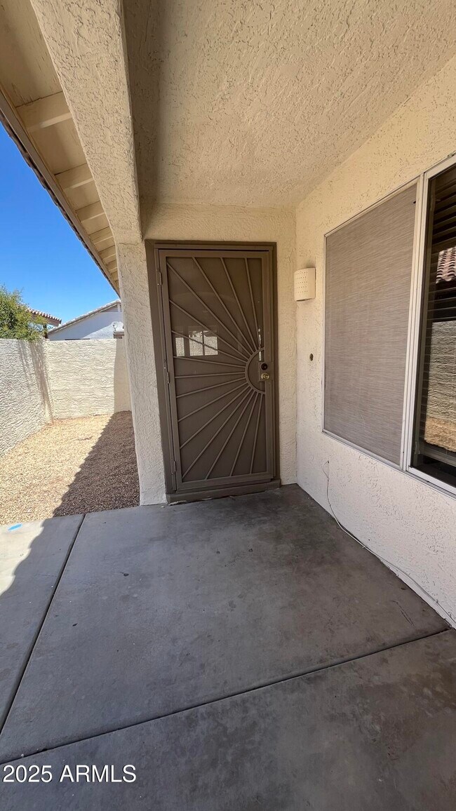 Building Photo - 1690 E Countrywalk Ln