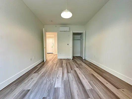 Foto del edificio - 1 bedroom in BRONX NY 10463