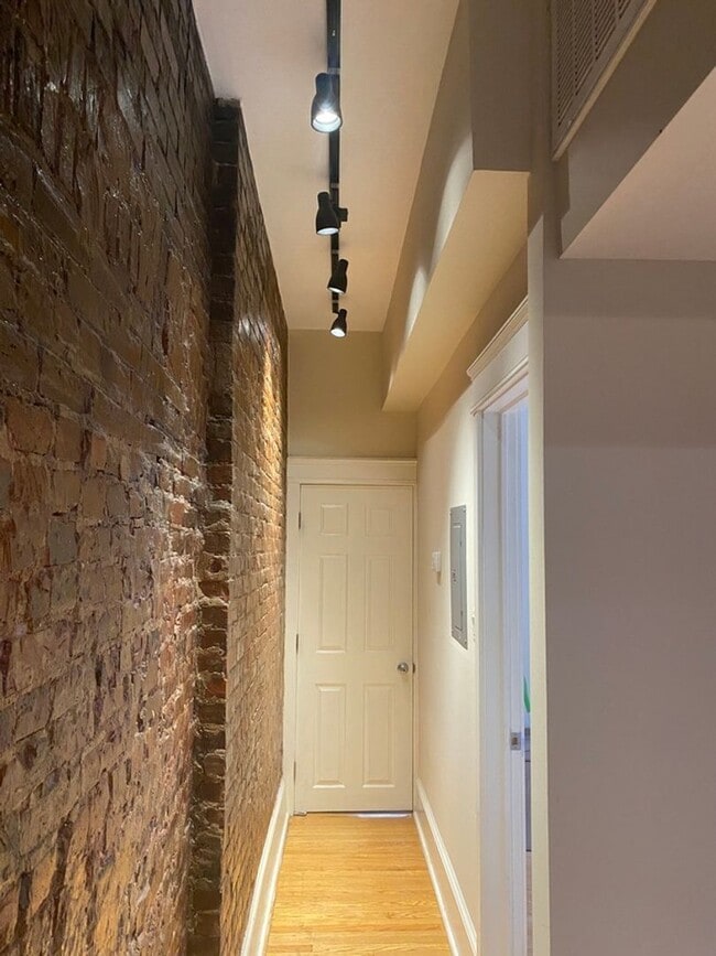 Photo - 245 S 10th St Apartment