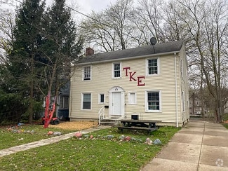 Building Photo - 212 University Dr
