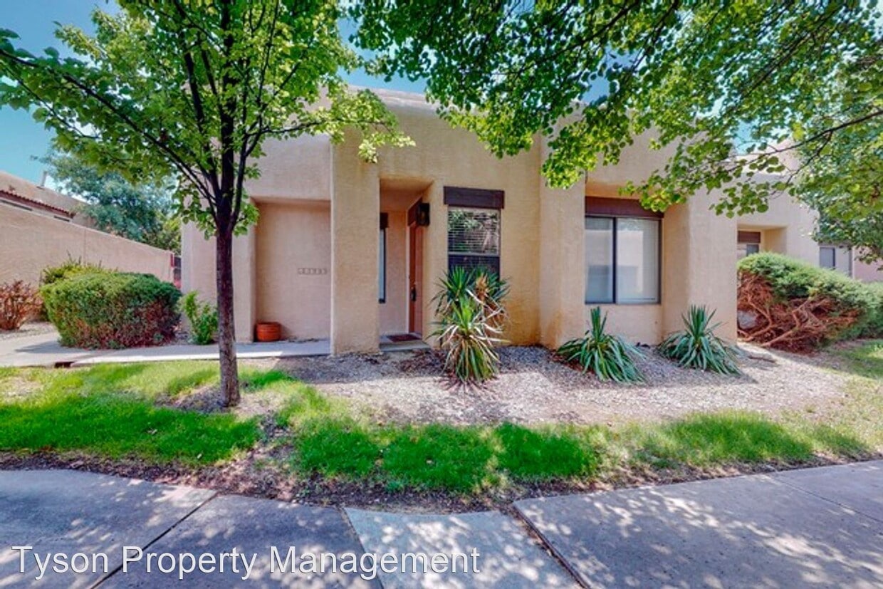 2 br, 2 bath House 10205 Las Casitas NE House Rental in Albuquerque
