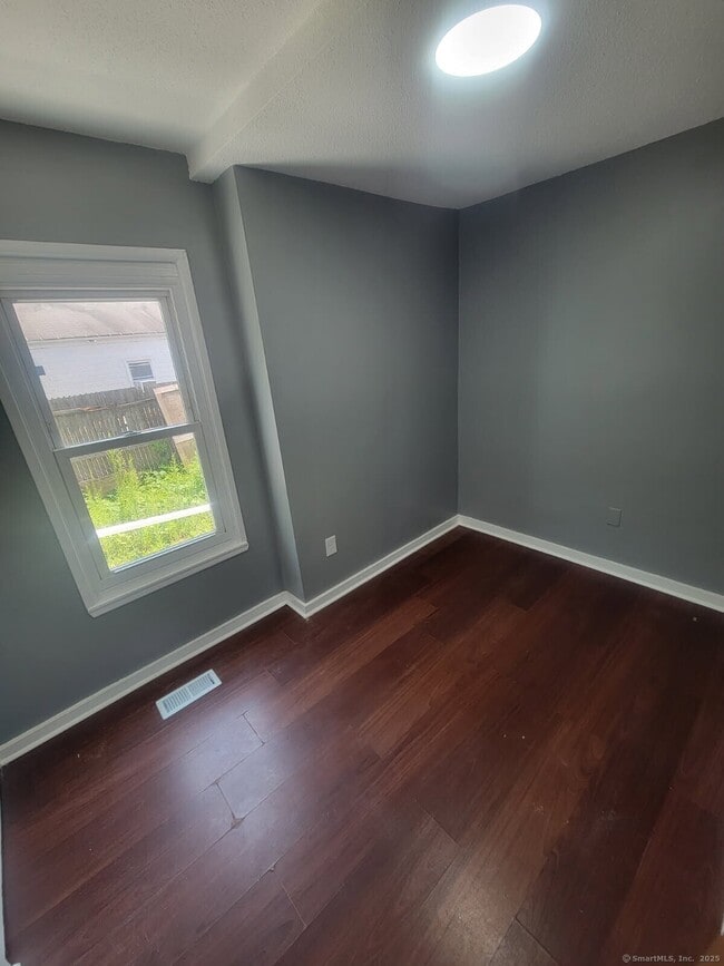 Building Photo - 408 Legion Ave
