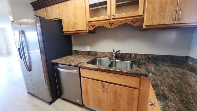 Foto del edificio - 469 Ena Rd