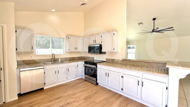 Foto del edificio - 19230 N 5th St