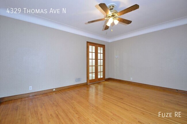 Foto del edificio - 4329 N Thomas Ave