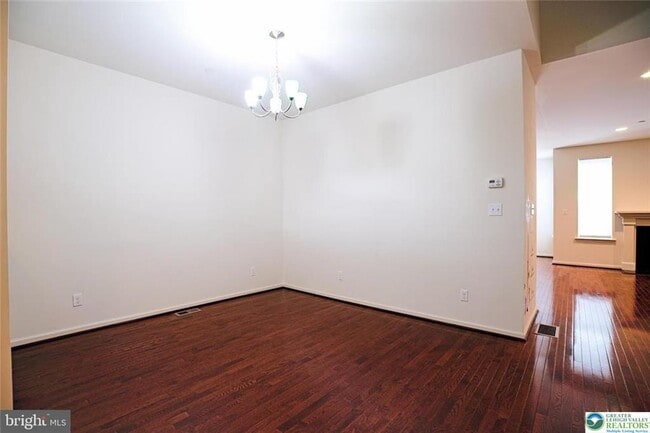 Foto del edificio - 339 Pennycress Rd