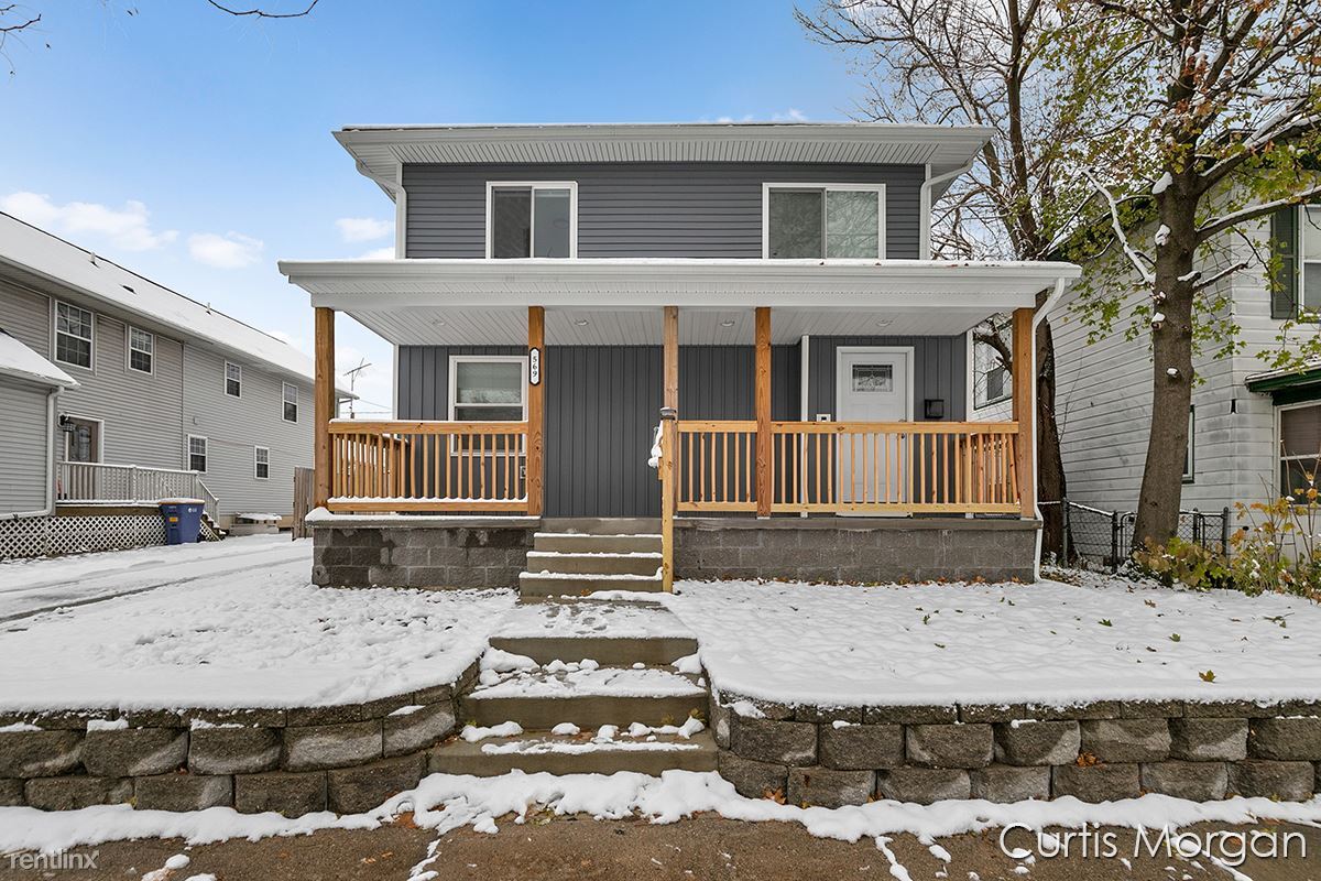 4 br, 2 bath House 569 Sheldon Ave SE House Rental in Grand Rapids