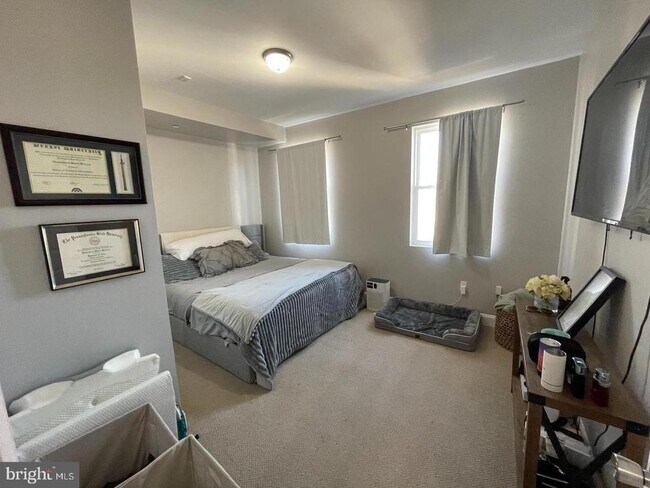 Foto del edificio - 667 N 39th St