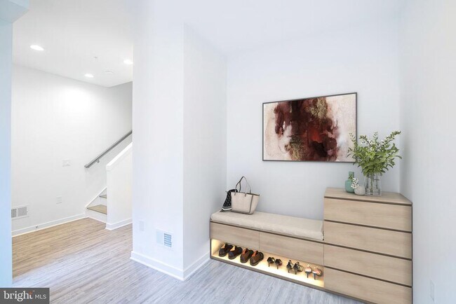 Building Photo - 3013 Evergreen Walk