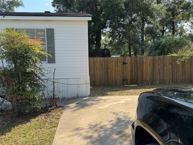 Building Photo - 146 Carmen Blvd