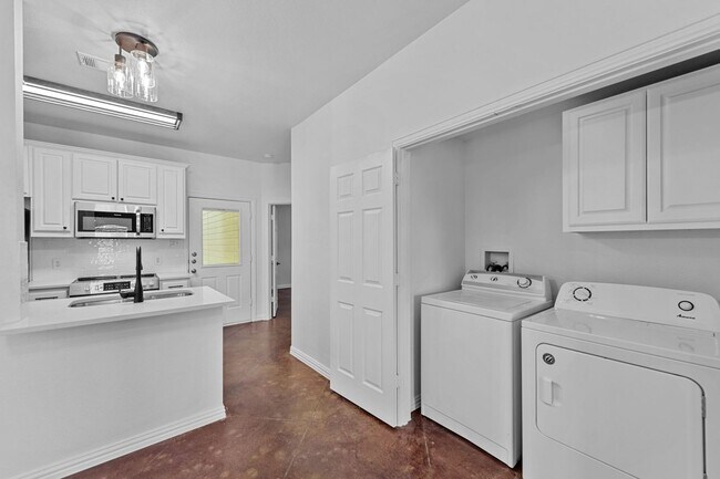 Building Photo - 2809 Wayside Ave