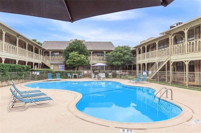 Foto del edificio - 530 Rockingham Dr