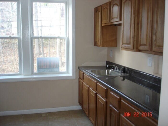 Primary Photo - 134 S Valley Rd