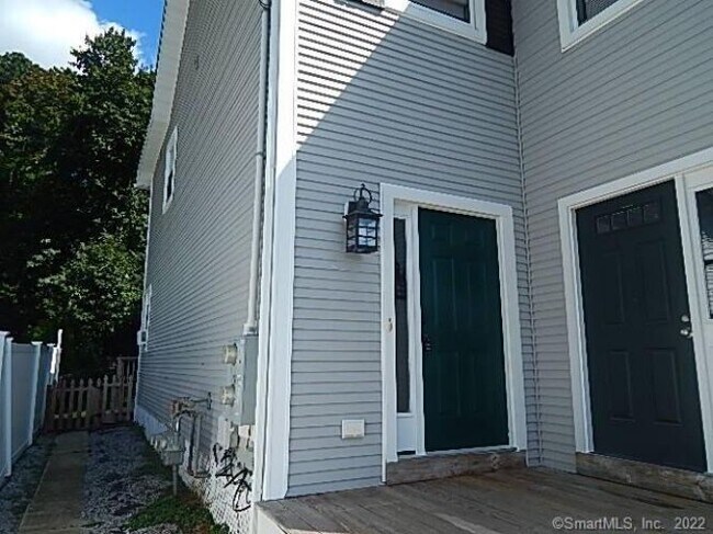 Building Photo - 21 Treadway Ave