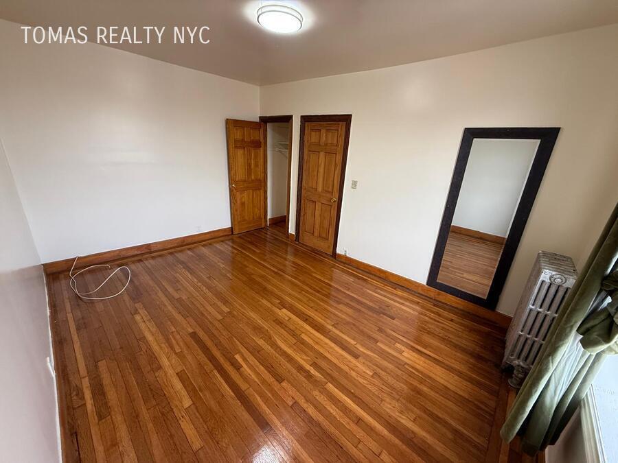 Photo - 710 E 235th St-E2