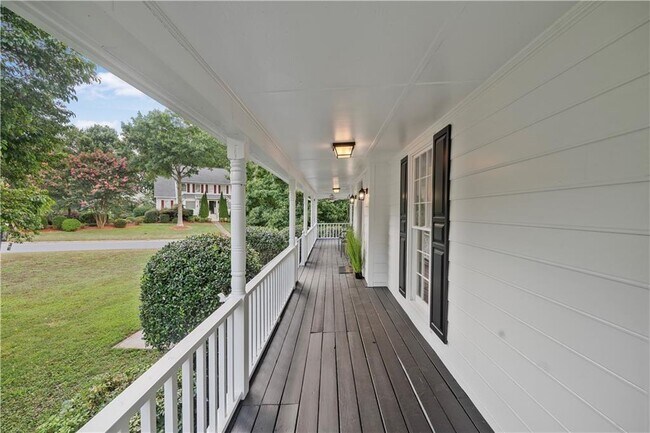 Foto del edificio - 328 Deerwood Dr